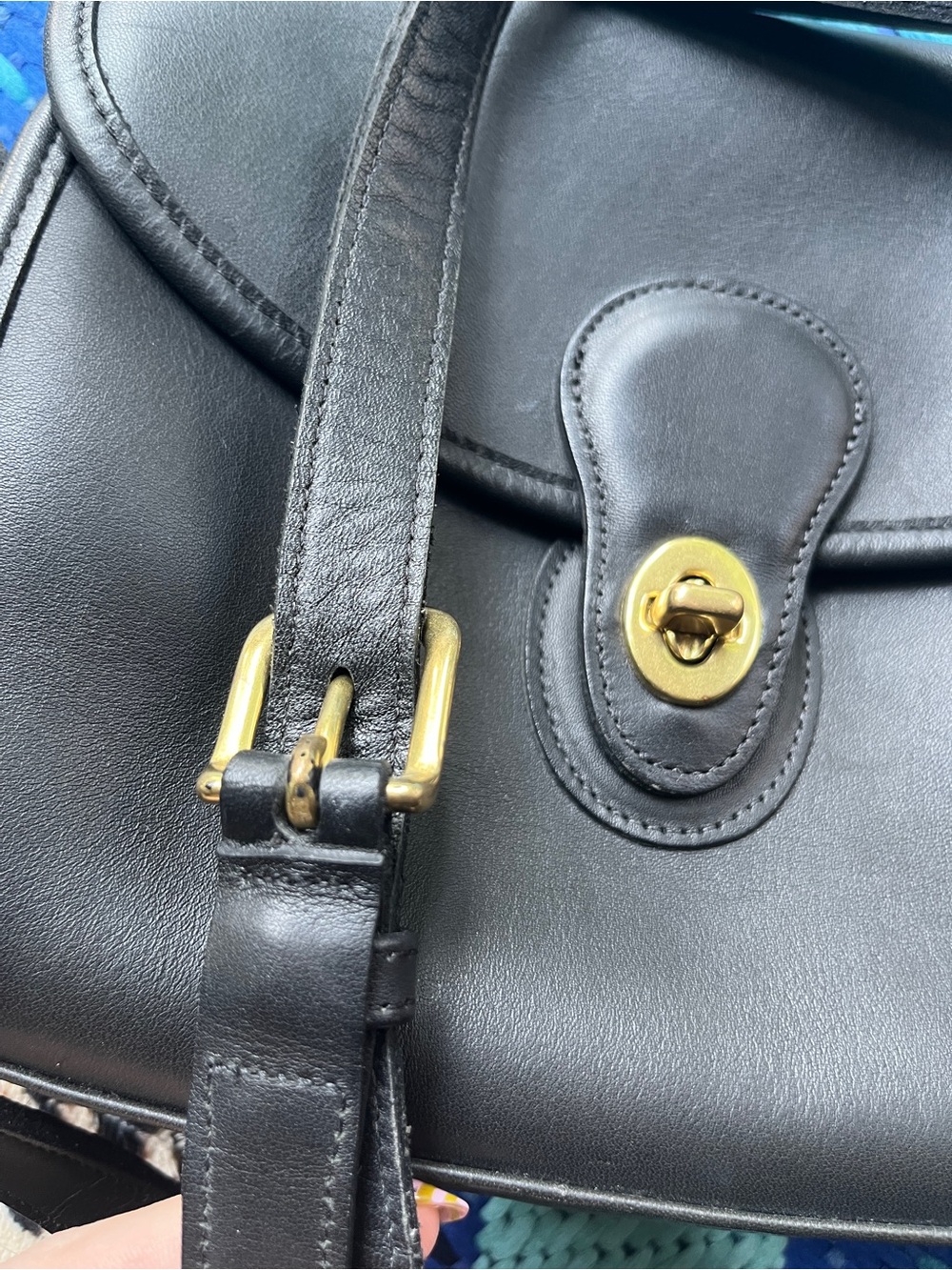 Vintage Coach Black Leather Crossbody with Gold Turn-Lock - Picture 2 of 8